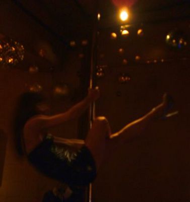 * SLAVE LISA * - OASIS LOUNGE (TKS) - MAY 10 2008!
Sexy Pole Dancer TKS Slave Lisa on the Oasis Lounge Dance Pole!
Ebisu FAB - May 10 2008! 
